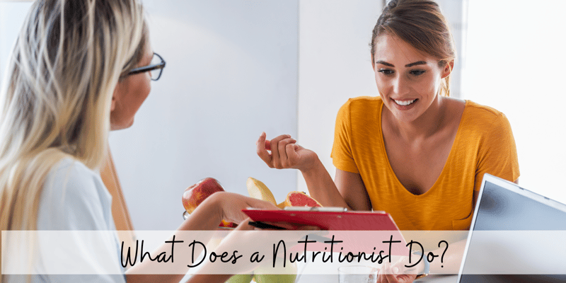 what does a nutritionist do