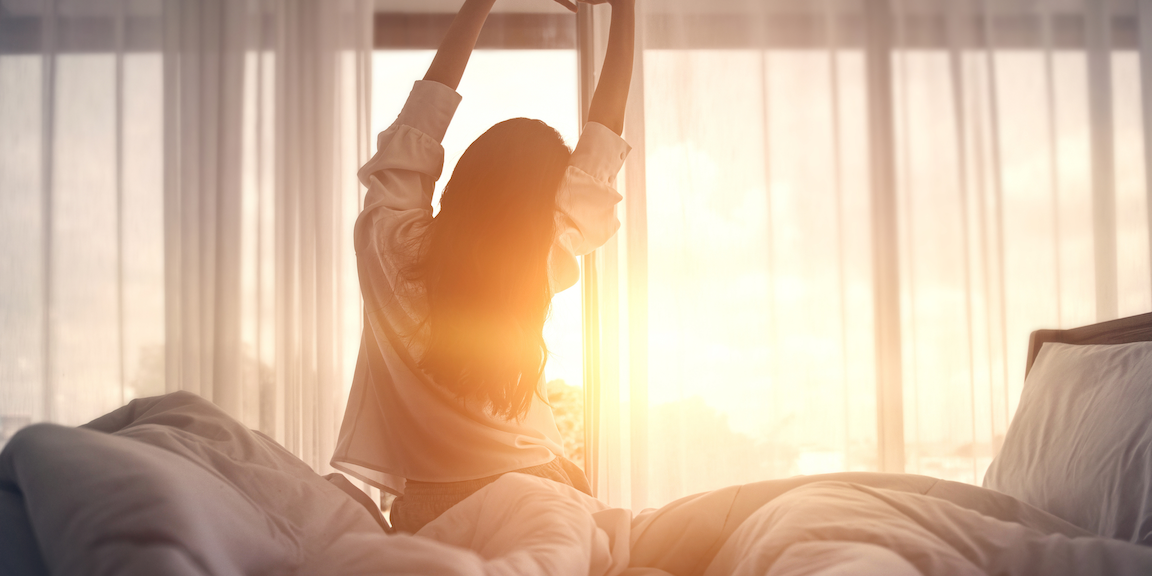 How to Wake Yourself Up: 9 Tips to Wake Up Naturally